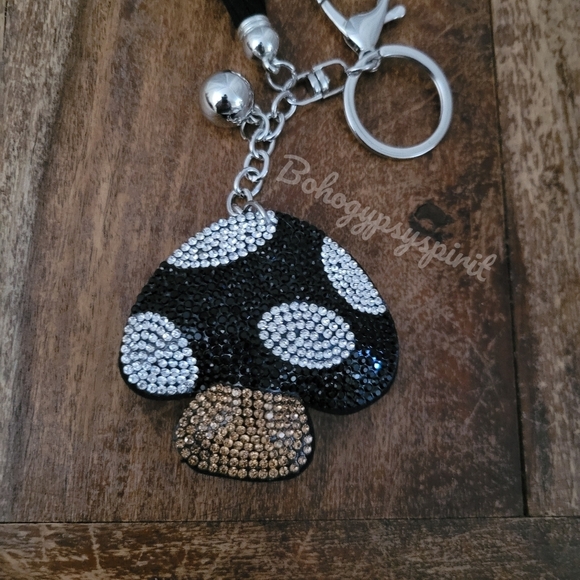 🍄 Mushroom Crystal Rhinestone Keychain Bag Charm With Black Tassel - Picture 10 of 12